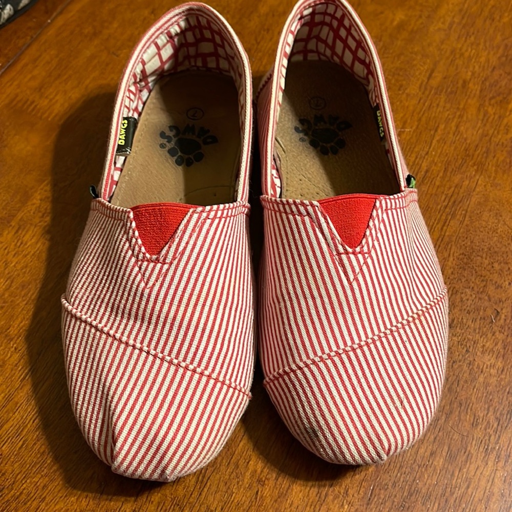 Dawgs slip on cloth shoes size 7